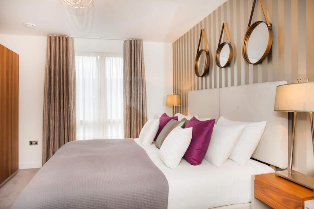Stylish And Central Two Bedroom & Two Bathroom Apartment With Free Parking Exterior foto